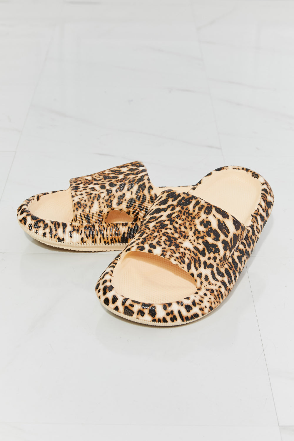 MMShoes Arms Around Me Open Toe Slide in Leopard